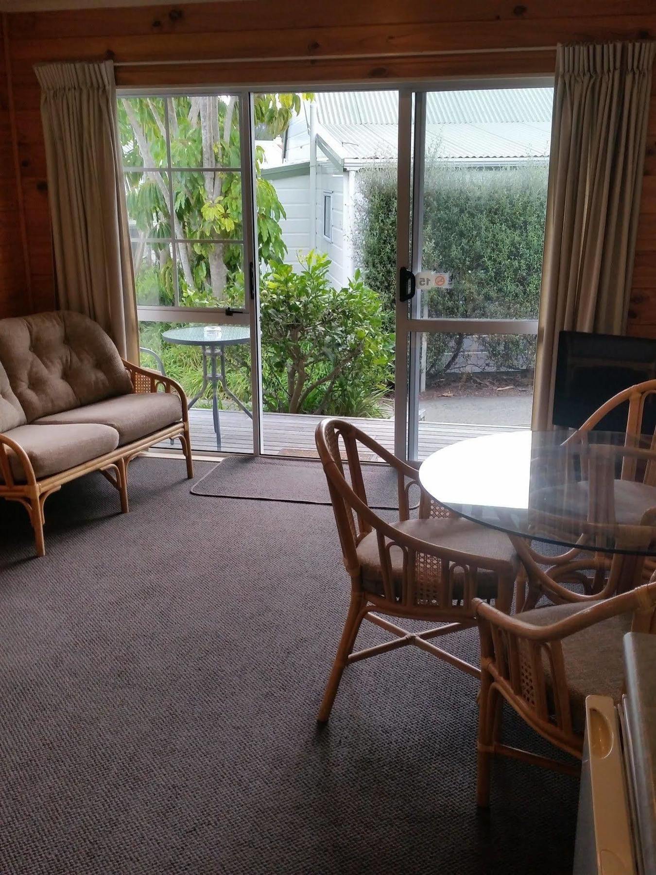 Pauanui Pines Motor Lodge Eksteriør bilde