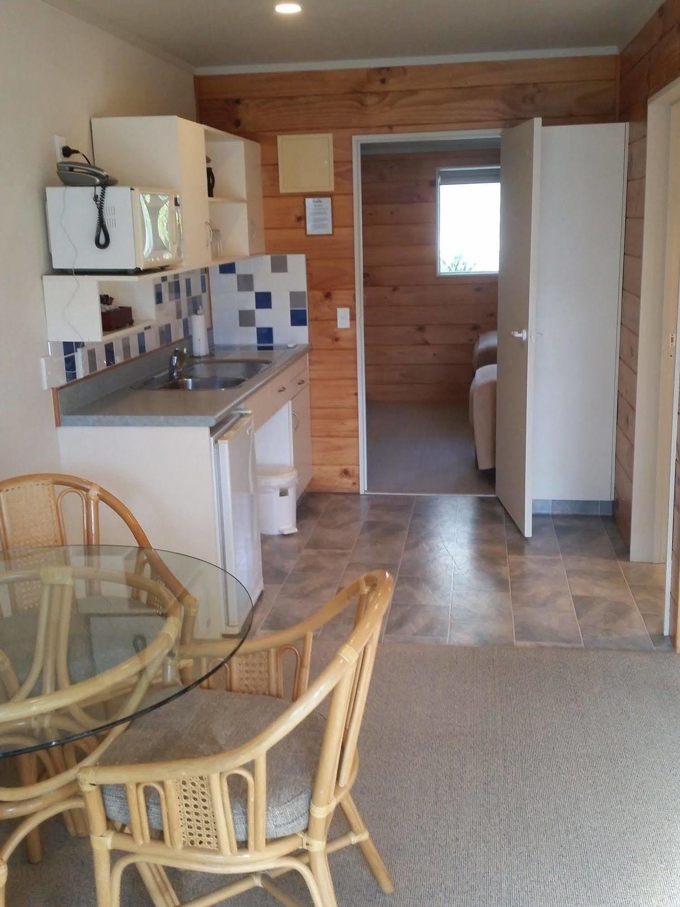 Pauanui Pines Motor Lodge Eksteriør bilde