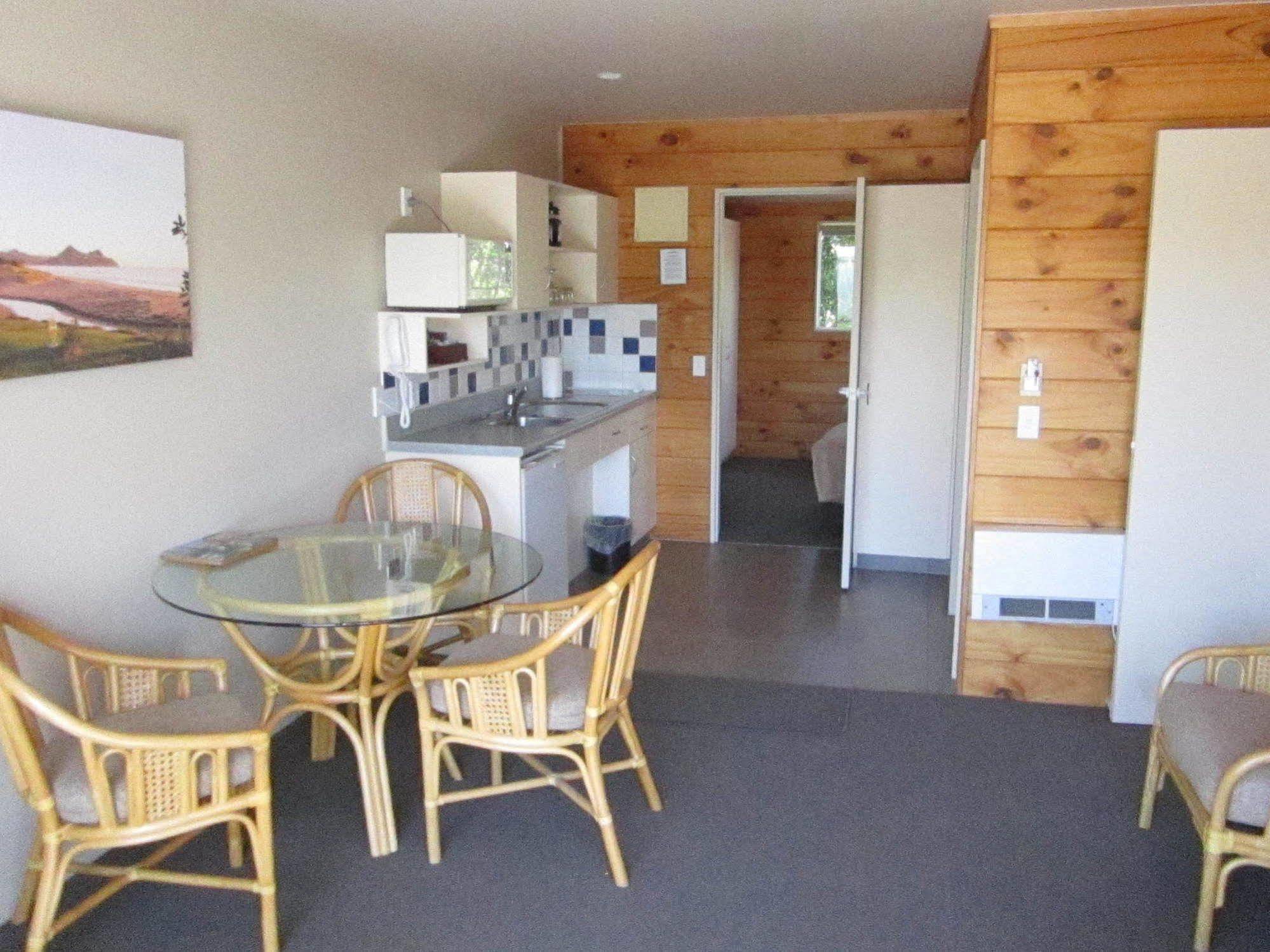 Pauanui Pines Motor Lodge Eksteriør bilde