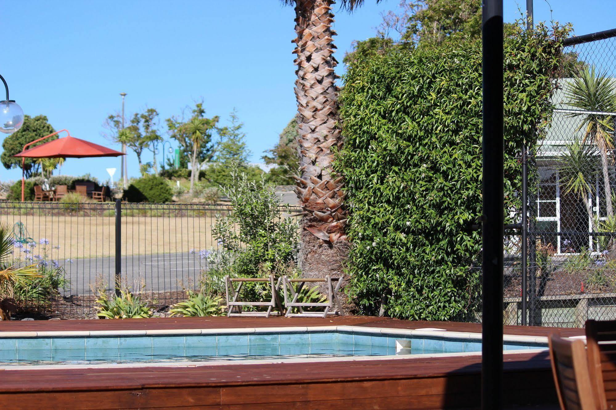 Pauanui Pines Motor Lodge Eksteriør bilde
